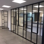 Rénovation – Cloisons séparatives réalisées sur mesure en acier thermolaqué avec remplissage type Stadip